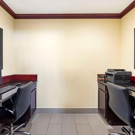 Best Western Plus Pratt Εξωτερικό φωτογραφία
