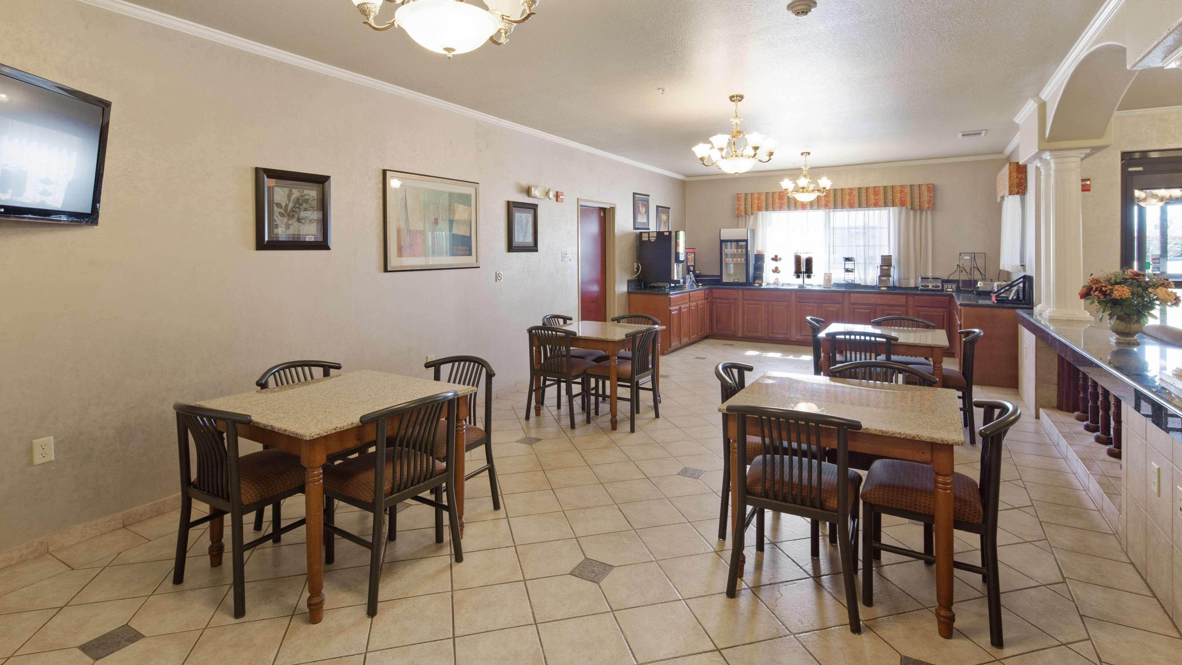 Best Western Plus Pratt Εξωτερικό φωτογραφία