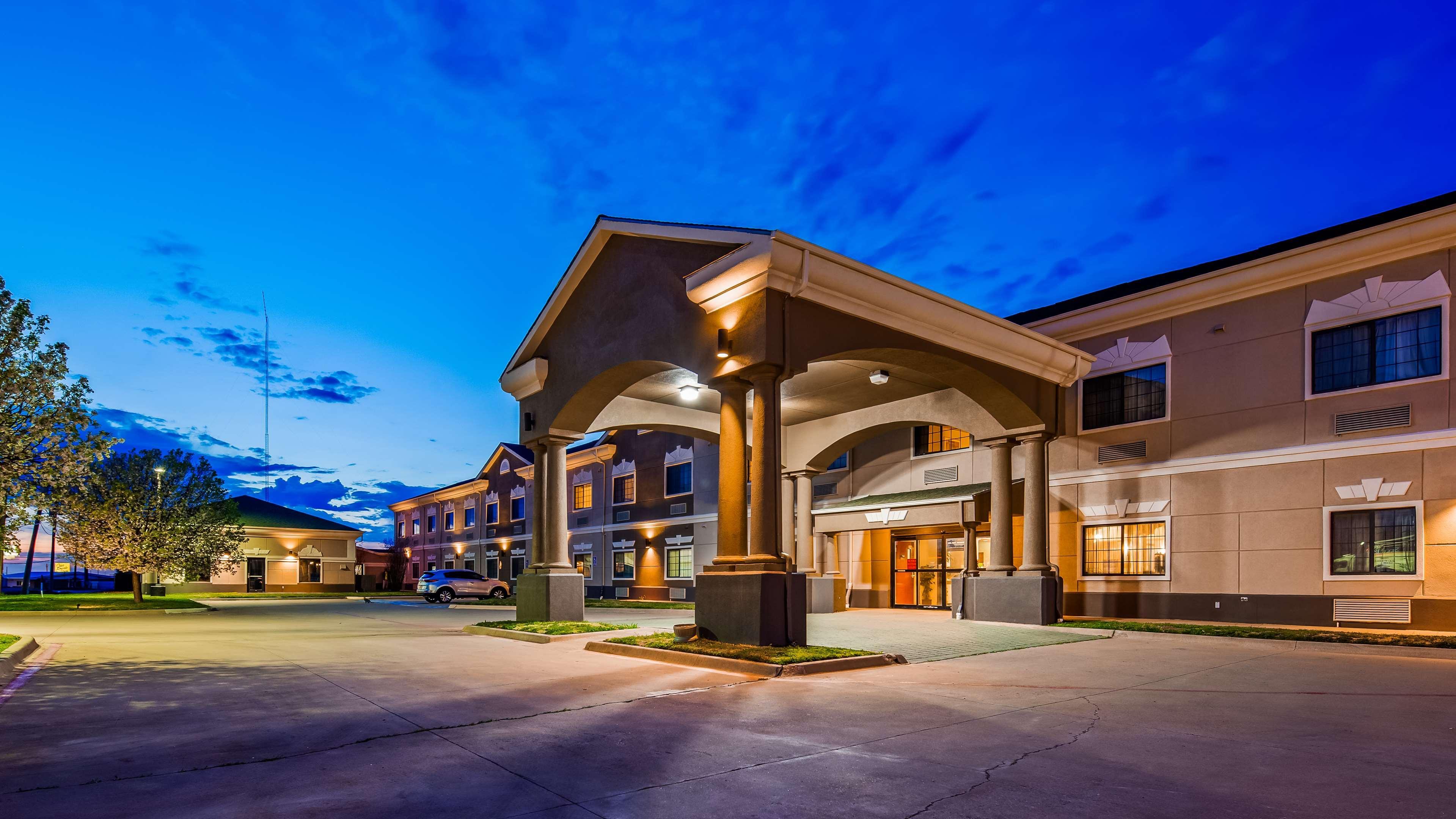 Best Western Plus Pratt Εξωτερικό φωτογραφία
