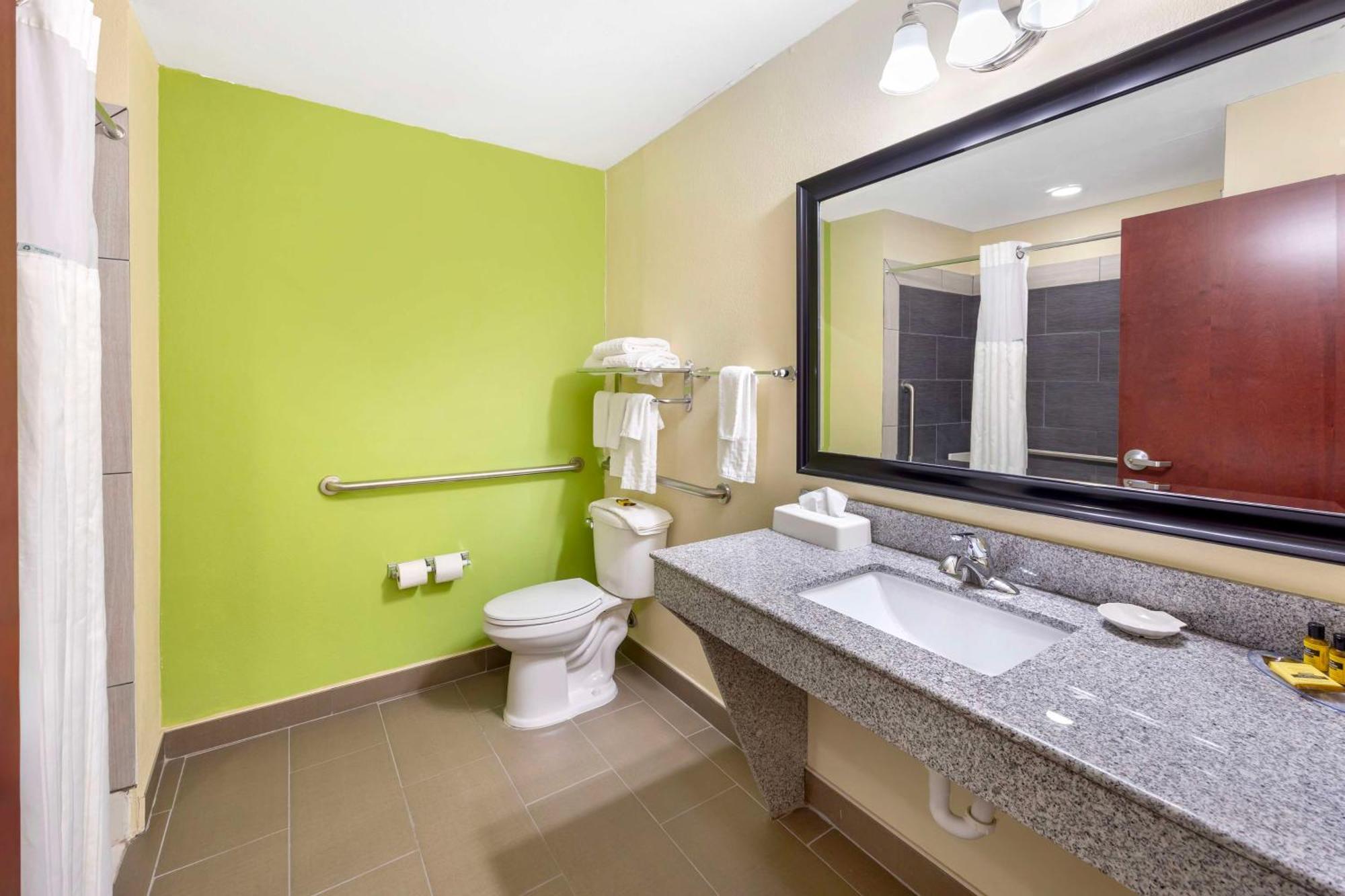 Best Western Plus Pratt Εξωτερικό φωτογραφία