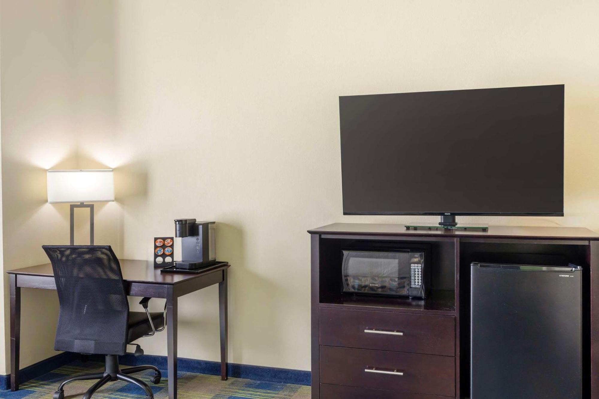 Best Western Plus Pratt Εξωτερικό φωτογραφία