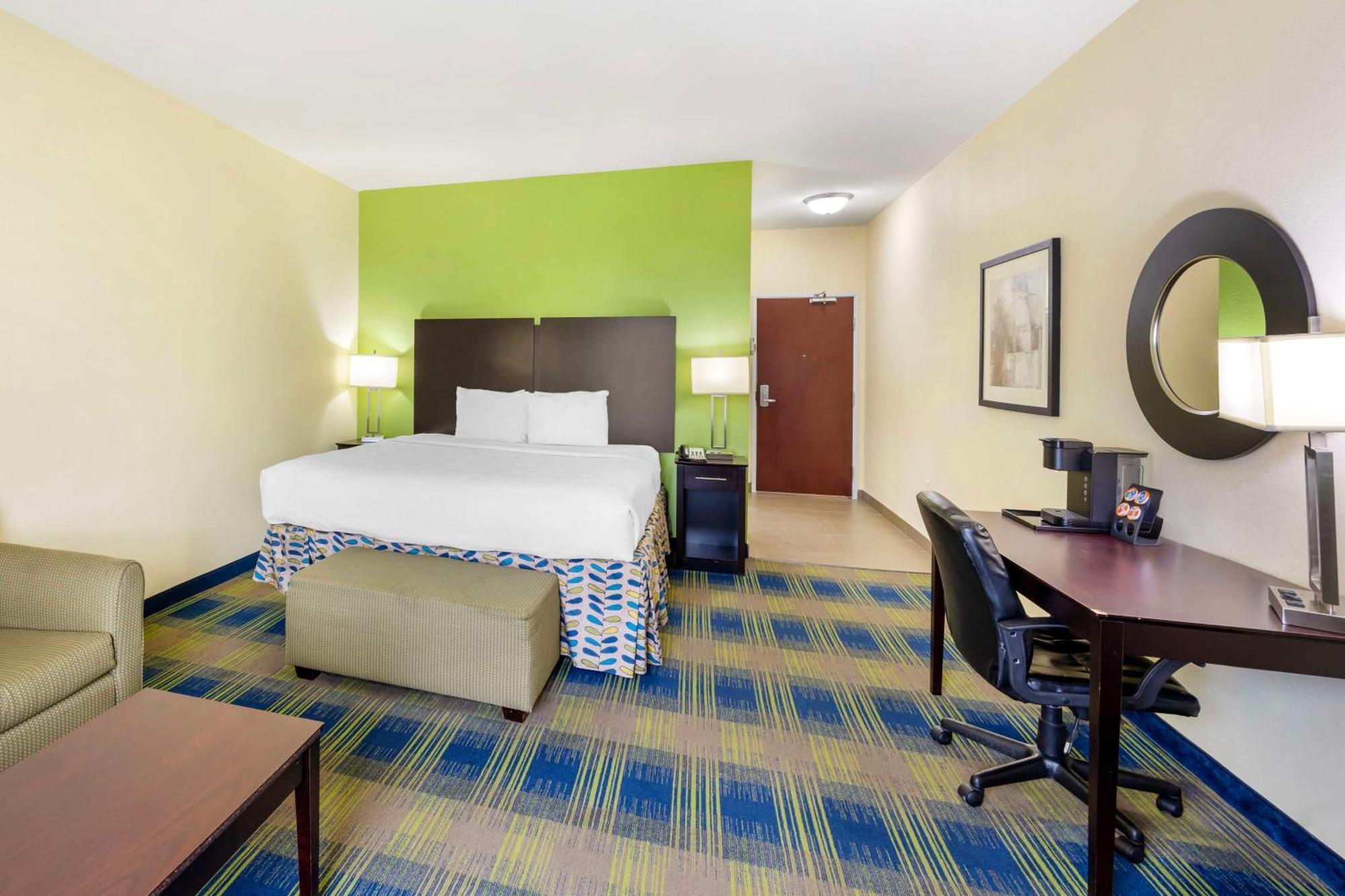 Best Western Plus Pratt Εξωτερικό φωτογραφία