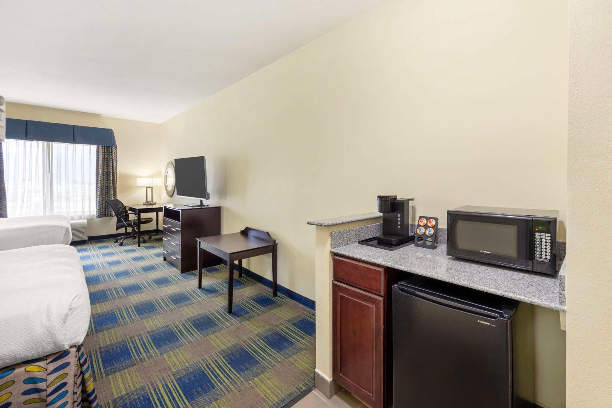 Best Western Plus Pratt Εξωτερικό φωτογραφία