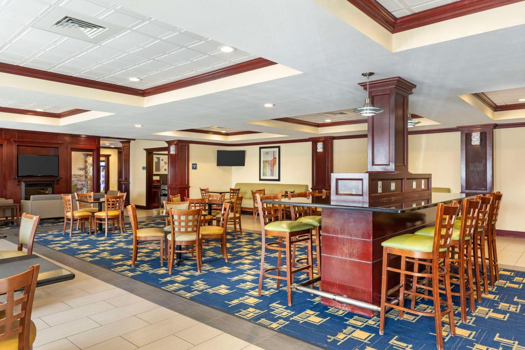 Best Western Plus Pratt Εξωτερικό φωτογραφία