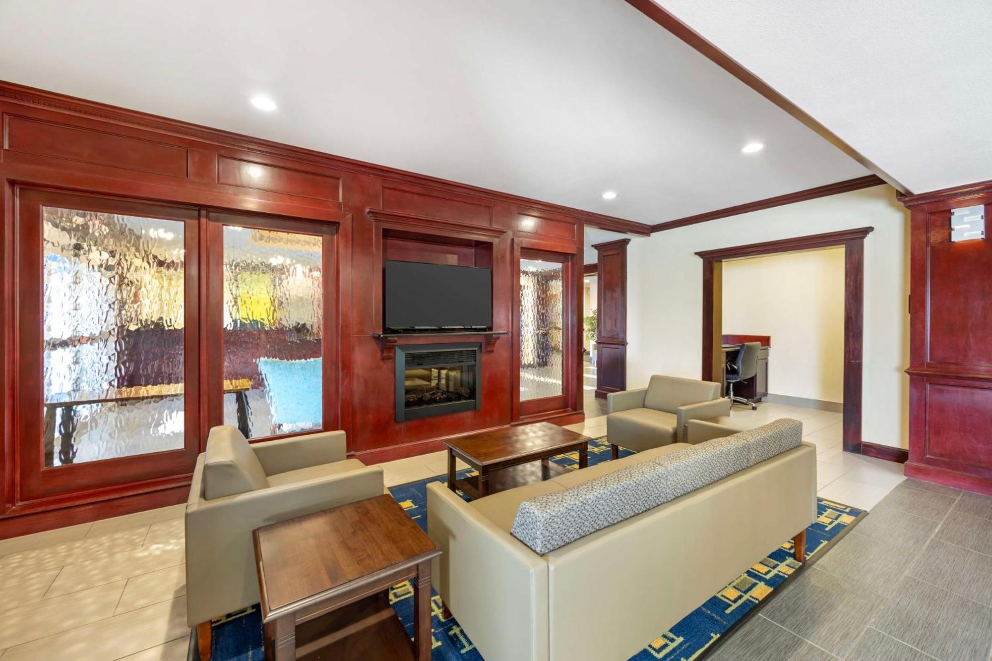 Best Western Plus Pratt Εξωτερικό φωτογραφία