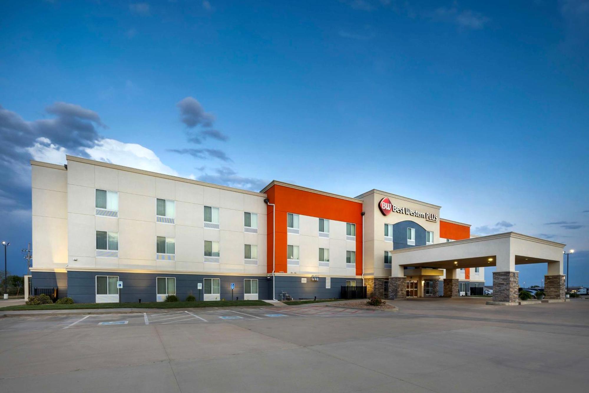 Best Western Plus Pratt Εξωτερικό φωτογραφία